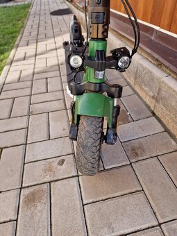 Elektrická koloběžka Jeep 2xe ADVENTURER - 2