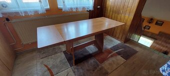 Rozkládací jídelní stůl – zachovalý - 2