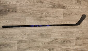Hokejka CCM Ribcor Trigger 10, levá P28, 77Flex - 2