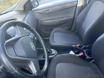 Hyundai I20 rok 2013 náhradní díly - 2