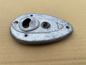 Kryt spinaci skříňky, ampérmetru Jawa Kývačka Panelka Pérák - 2