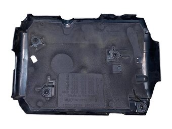 Horní kryt motoru 06K103925J Škoda Octavia 3 r.v. 2015 - 2