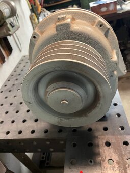 Elektromotor s převodovku - 2