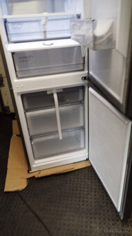 Luxusní Lednice SAMSUNG RB38C7B6D12/EF nové čti... - 2