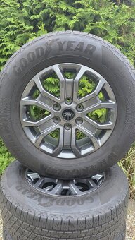 Ford Ranger R18 zánovní sada - 2