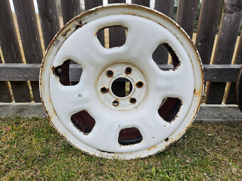 disky 16" Niisan Navara - 2