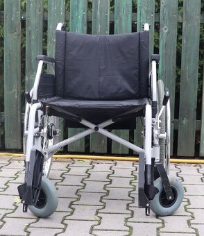 012-Mechanický invalidní vozík B+B. - 2