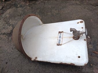 Stará litinová výlevka - 2