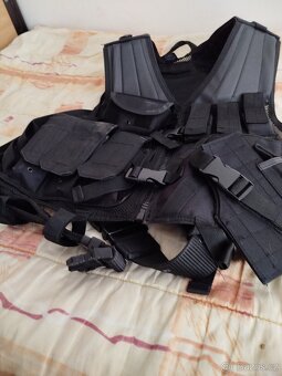 Mil-Tec Vesta + Sumky a Holster - 2