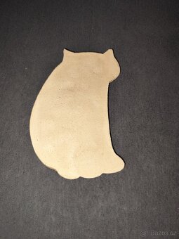 Veselá kočička z keramiky - 2