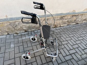 Invalidní chodítko pro seniory a důchodce - 2