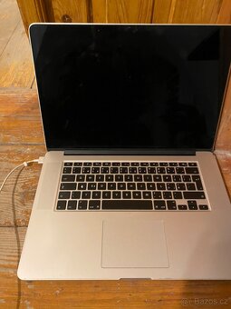 MacBook Pro 15 na opravu - 2