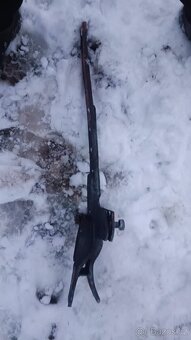 Prodám spodní závěs Zetor - 2