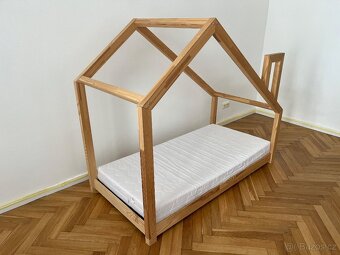 Domečková postel s komínem MaxMax - 2