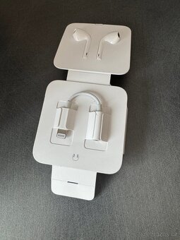Apple EarPods drátová sluchátka Lightning konektor - 2