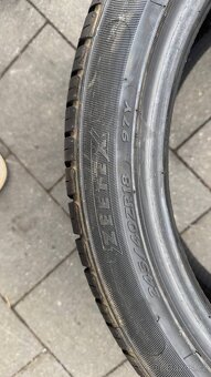 Prodam 2x letni pneu 245/40R18 - 2