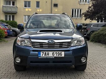 Subaru Forester 2.0 D 108kW 4x4 1. maj v ČR/Xenony/ALU R17 - 2