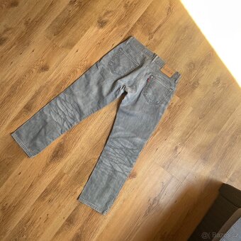 Šedé džin Levis velikosti L - 2