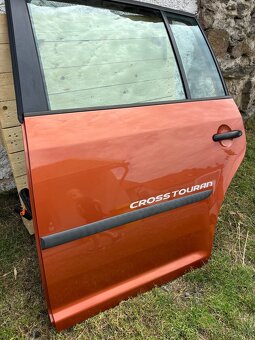 Volkswagen Touran Cross zadní levé dveře - 2