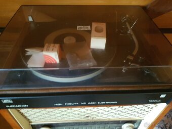 Retro gramofon - 2