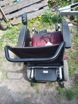 Prodám elektrický invalidní vozík funkční - 2
