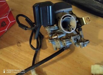 Prodám karburátor skútra 50ccm 4t - 2