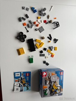 Lego city 60284 Žlutý kolový nakladač - 2