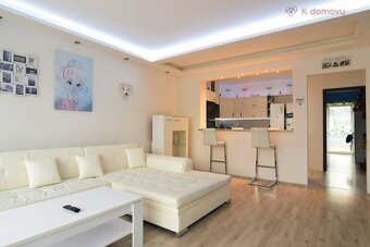 Prodej rodinného domu 4+kk, 3+kk a 2+kk, 250 m2, pozemek 196 - 2