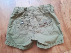 Dívčí tlumeně zelené kraťase vel. 86, zn. H&M - 2