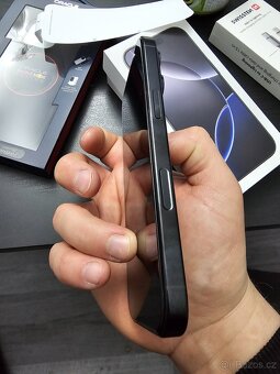 Iphone 16Pro. novy- měsíc starý - 2