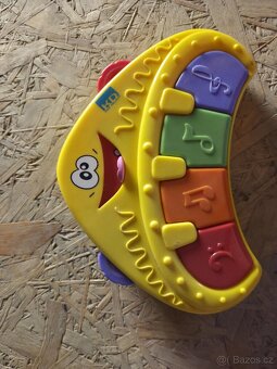 zvukové hračky, plyšáci, puzzle aj. - 2