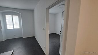 Pronájem velmi pěkného bytu 2+kk v Jičíně - 2
