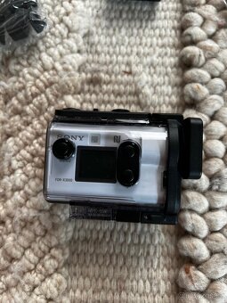 Sony fdr-x3000 s příslušenstvím - 2