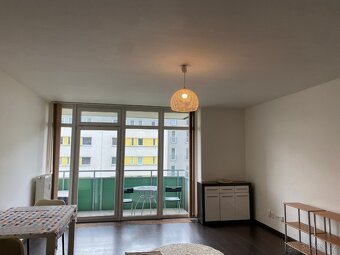 Pronájem bytu 2+kk s balkonem a gar.stáním Gen. Píky Olomouc - 2