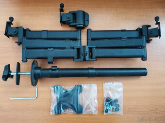 Držák na 3 monitory do otvoru ve stole / stojan VESA - 2