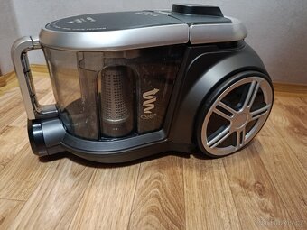 Bezsáčkový vysavač ETA Stormy Electronic - 2