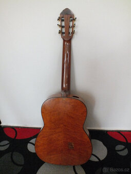Zrestaurovaná 4/4 španělská kytara - 2