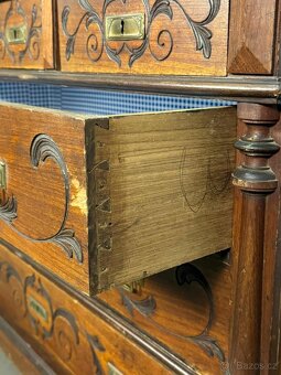 Starožitná dubová komoda (133020) - 2