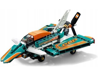 LEGO 42117 TECHNIC – ZÁVODNÍ LETADLO 2v1 - 2