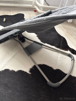 Babybjorn Bliss šedé houpátko - 2