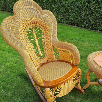 Prodám set 2x velké ratanové křeslo se stolkem - 2