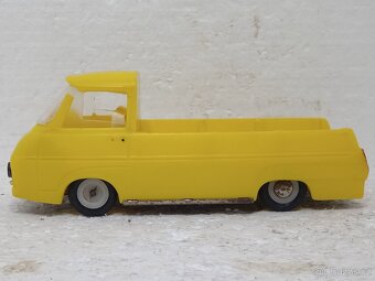 Škoda 1203 KDN Retro hračka auto na ND - 2
