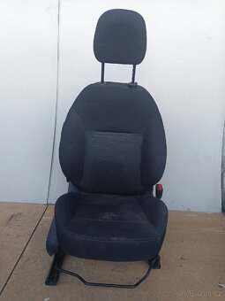 Sedadla Peugeot 208 - 2
