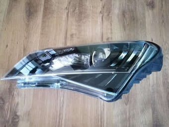 Škoda Superb III levý xenon 3V1941017B - 2