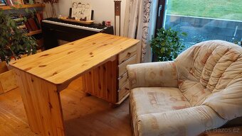 Psací stůl z masivu - 2