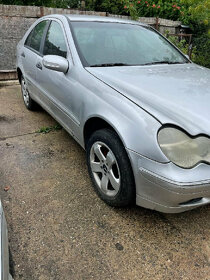 Mercedes C 2.0 Kompresor 120KW nebouraný - 2