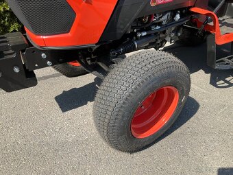 Traktor + turfové pneu - 2