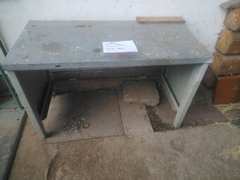 Kovový dílenský stůl - 2