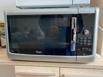 PRODÁM MIKROVLNKU WHIRLPOOL FT 381 - 2