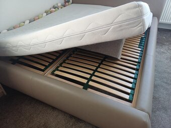 Prodám postel 160x200 včetně matrace - 2
